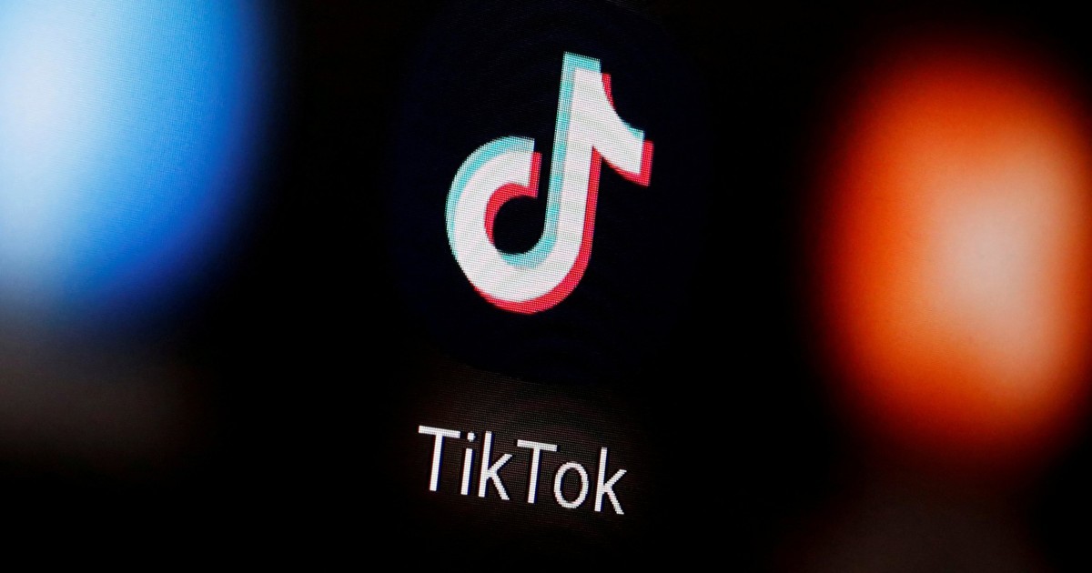 Trump issues executive order barring U.S. companies from doing business with TikTok's parent