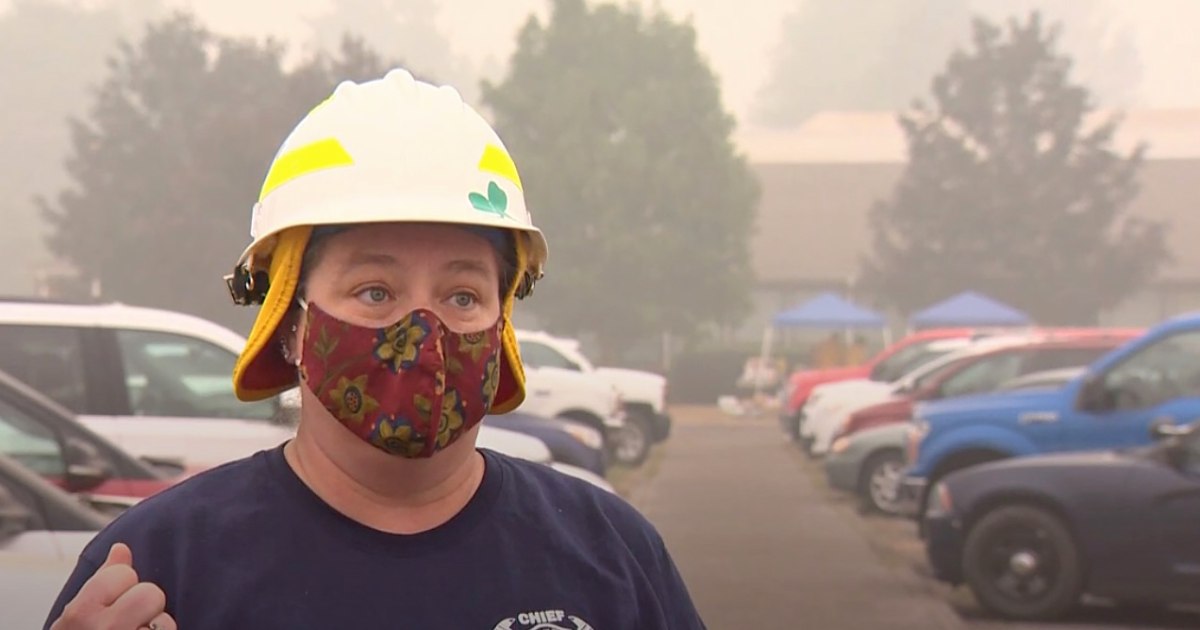 Oregon fire chief and crew lose homes, station as they battle Holiday