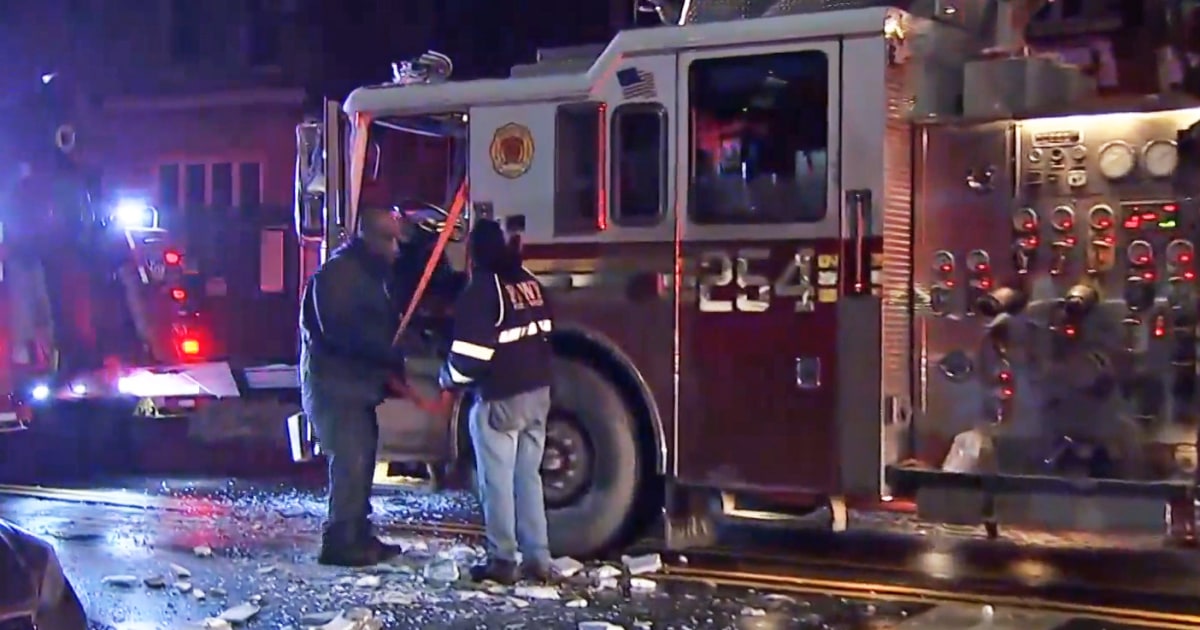 Fire truck rushing to blaze crashes into Brooklyn building, injuring 6