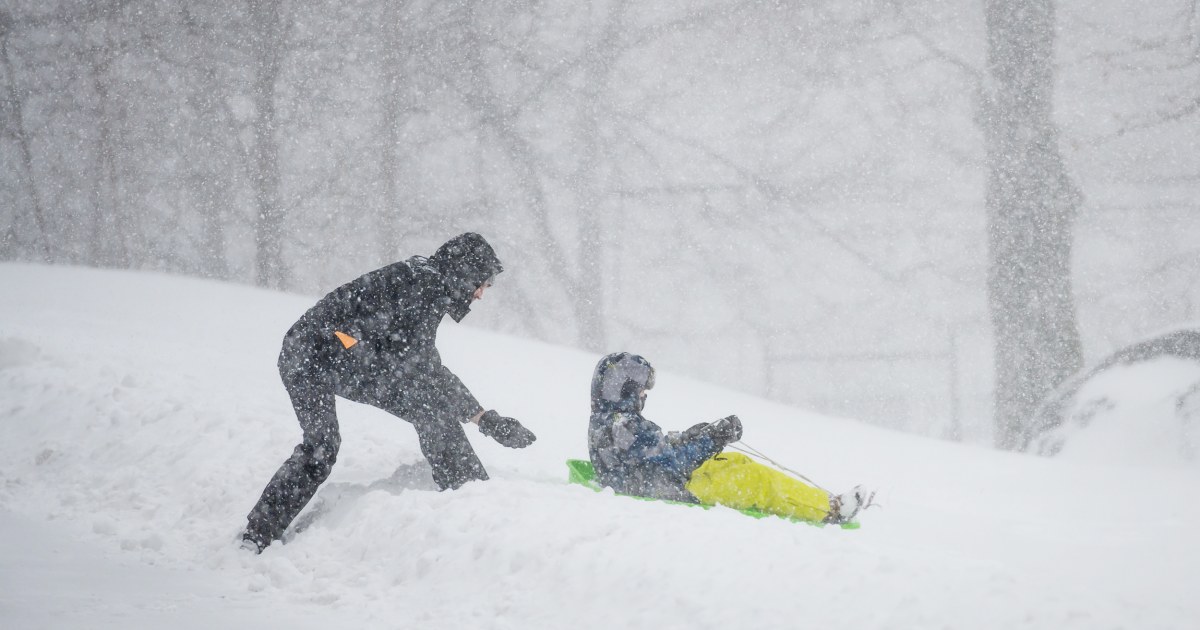 Major storm hitting Northeast with up to 2 feet of snow