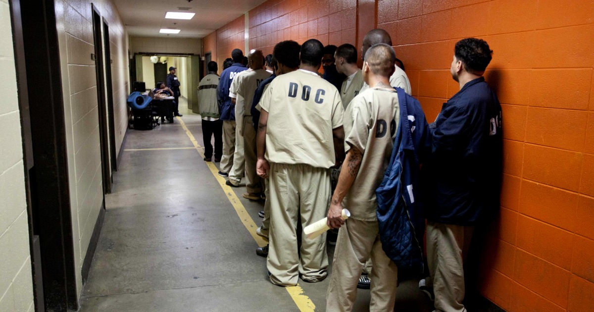Illinois becomes first state to end cash bail as part of criminal ...