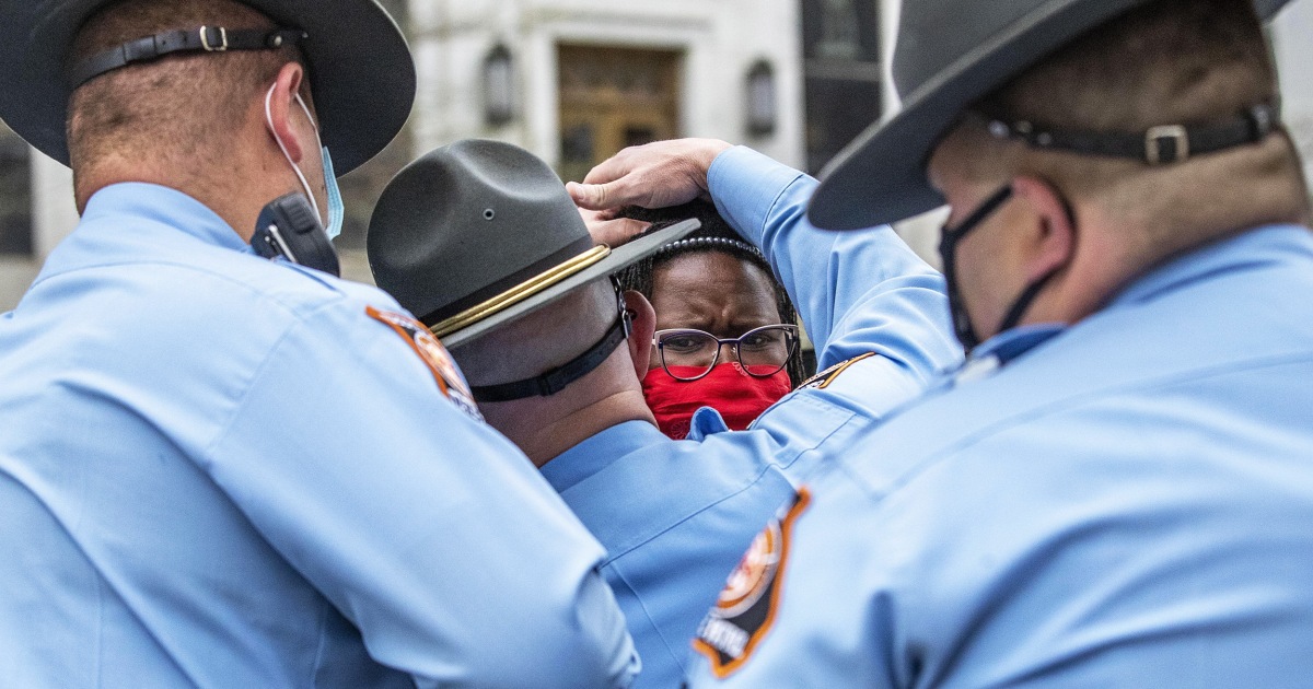 Officer who arrested Ga. state Rep. Park Cannon says Jan. 6 was 'in the