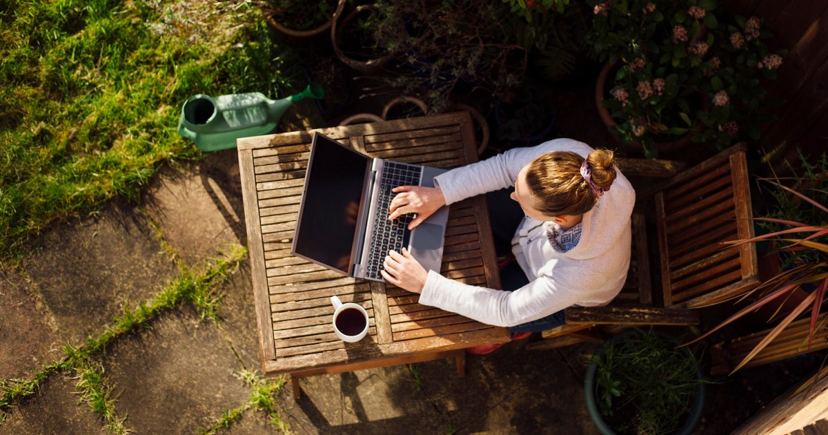 11 must have office accessories for working remotely outside