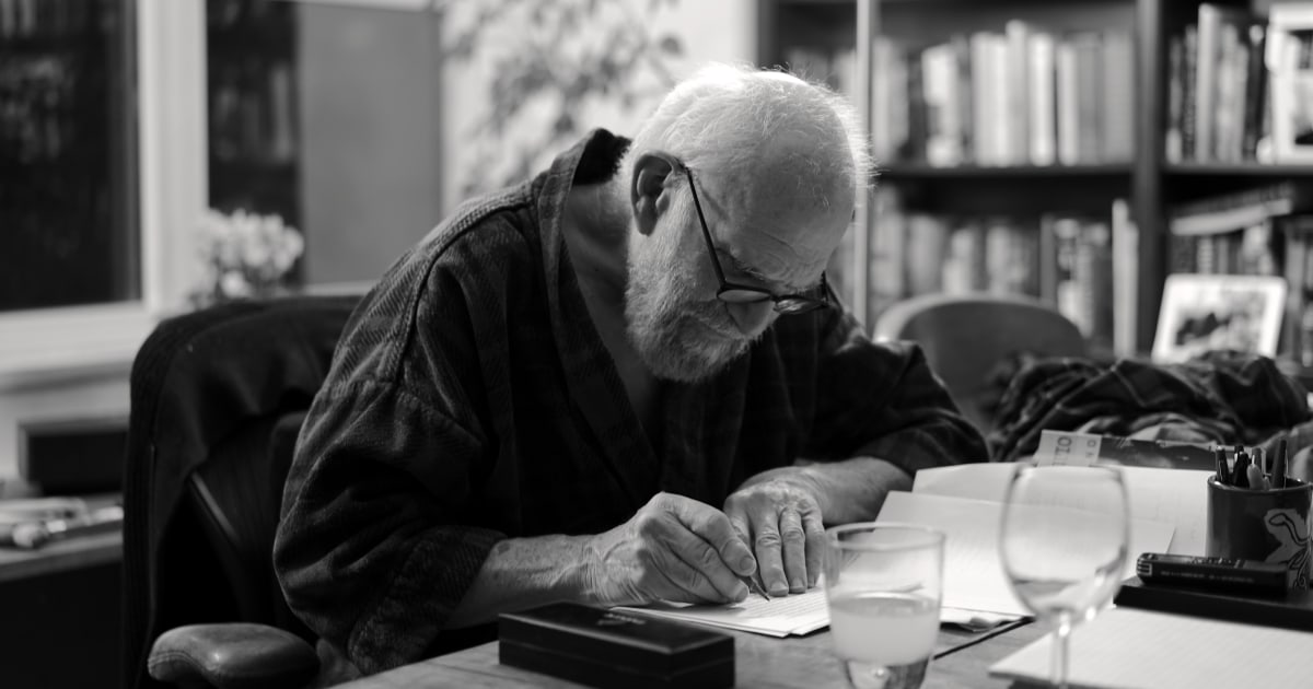 Trailblazing gay neurologist and author Oliver Sacks finds himself in San  Francisco in exclusive film clip - Attitude
