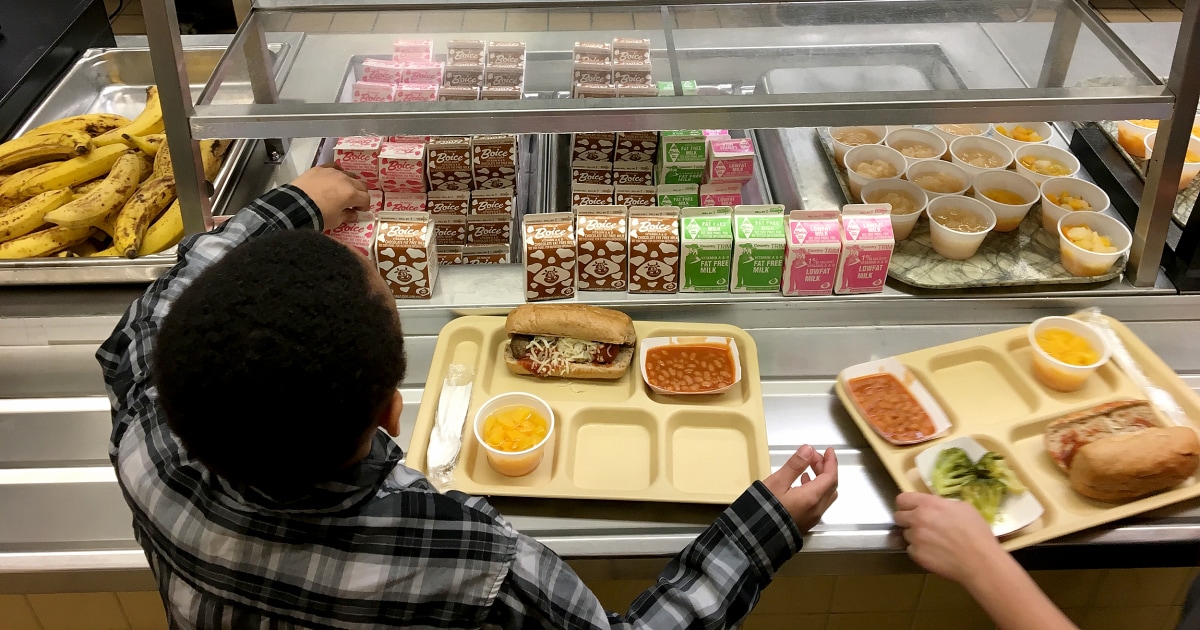 Conn. legislators agree to bring back free school lunches