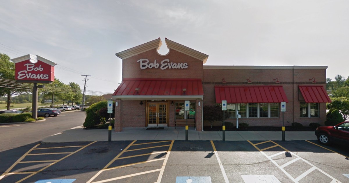 Waitress fatally shot during her shift at Bob Evans restaurant