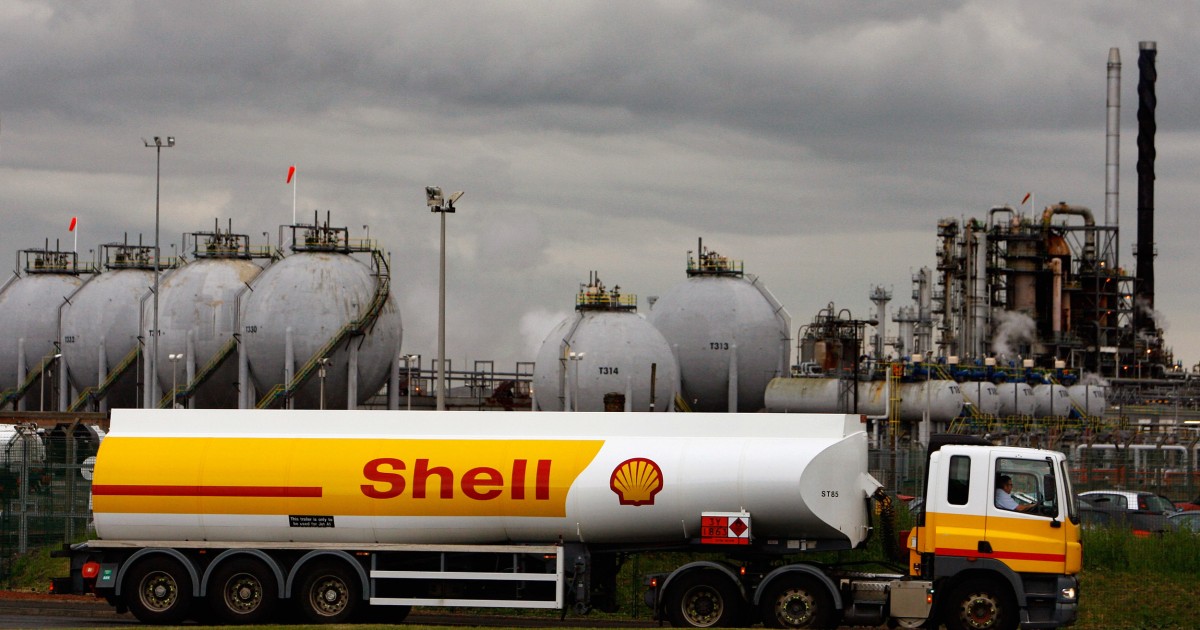 THE HAGUE — A Dutch court on Wednesday ordered Royal Dutch Shell to significantly deepen its planned greenhouse gas emission cuts, in a judgement th
