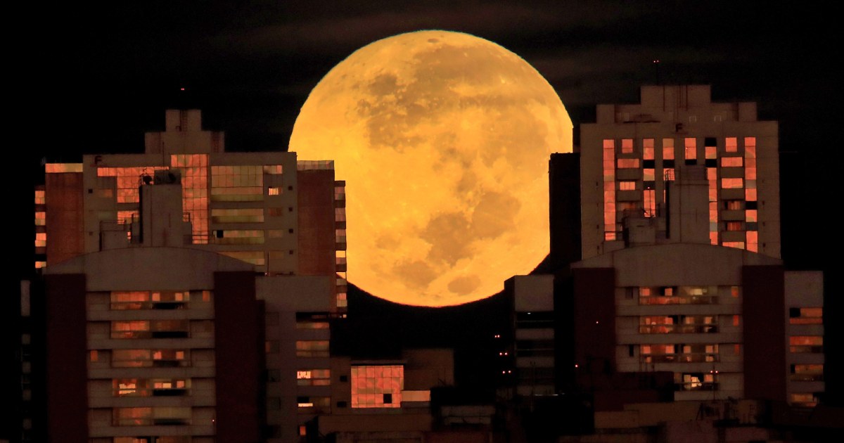 Photos A Super Flower Blood Moon Blossoms Over Earth