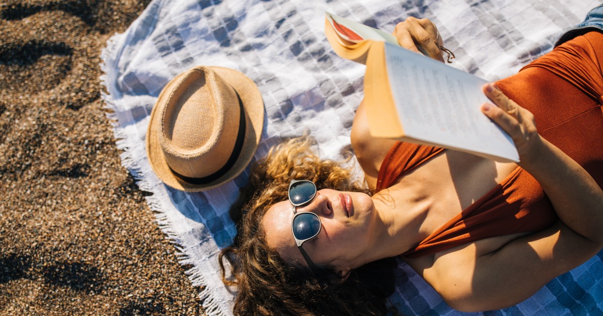 10 Best Beach Reads For Summer 2021 According To Goodreads 