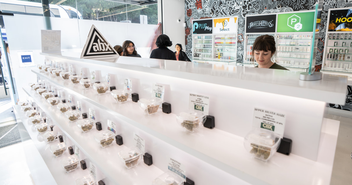 The last tenant of your shopping center? A dispensary of jars – Super