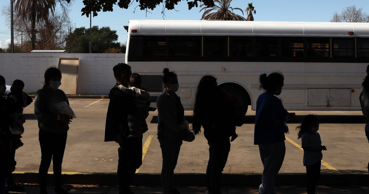 Judge blocks Texas order that would limit transporting undocumented