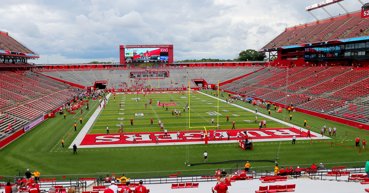 Rutgers football player transferring due to university's Covid vaccine ...