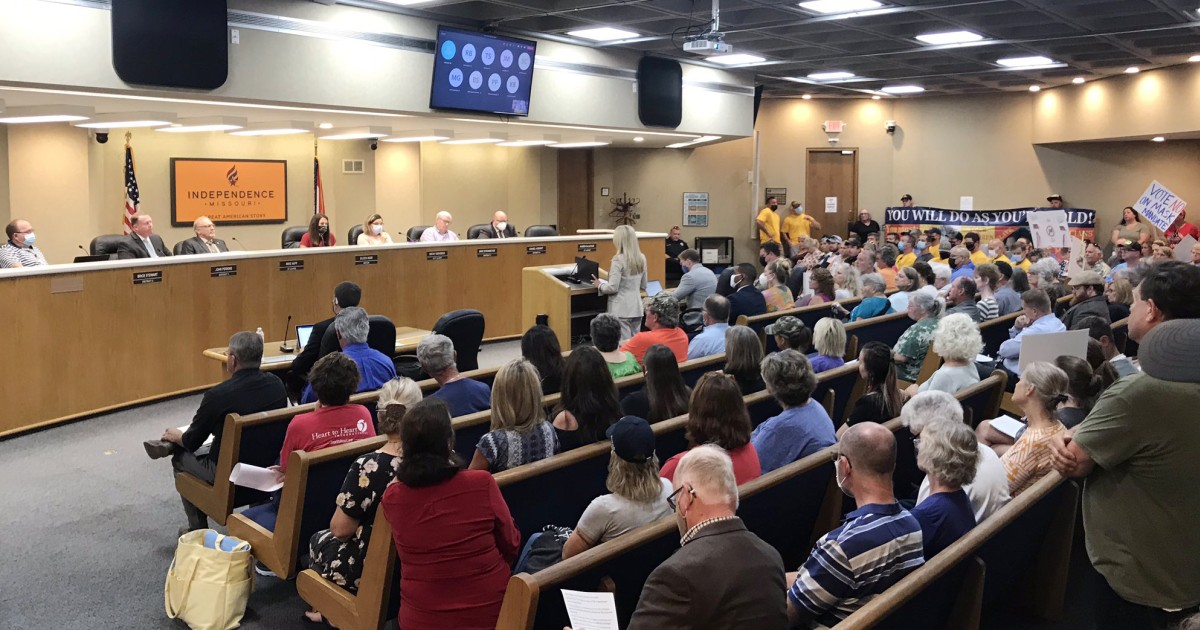 Antimask attendees at city council meeting may have been exposed to