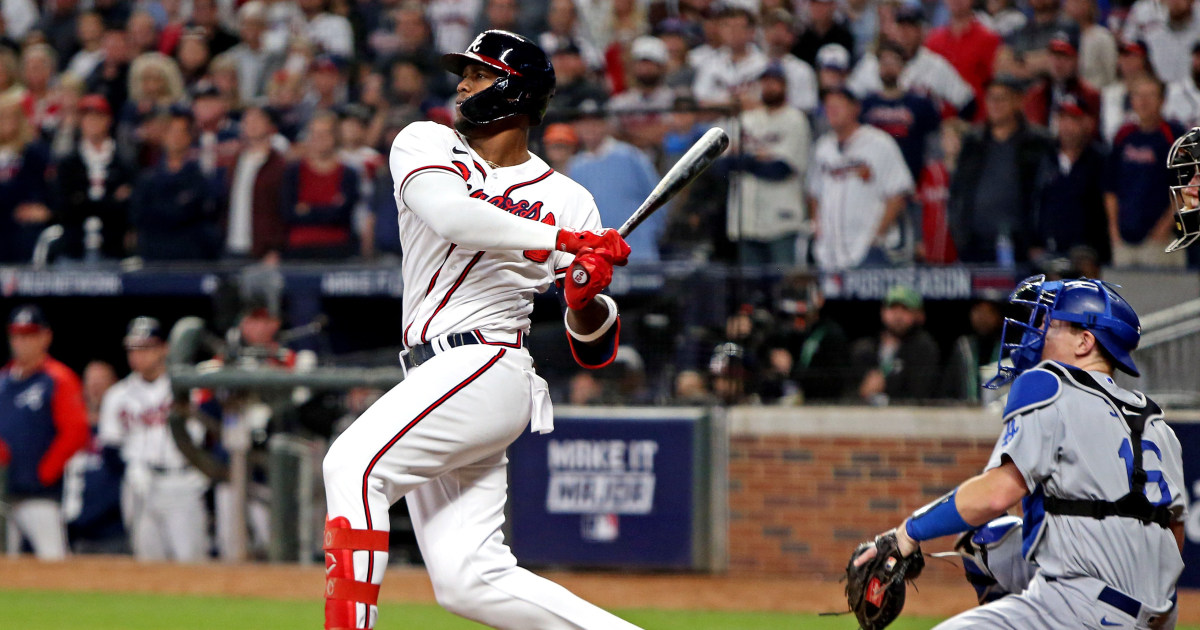 VIDEO: Freddie Freeman's First Home Run With Los Angeles Dodgers Against  Former Team Atlanta Braves - Fastball