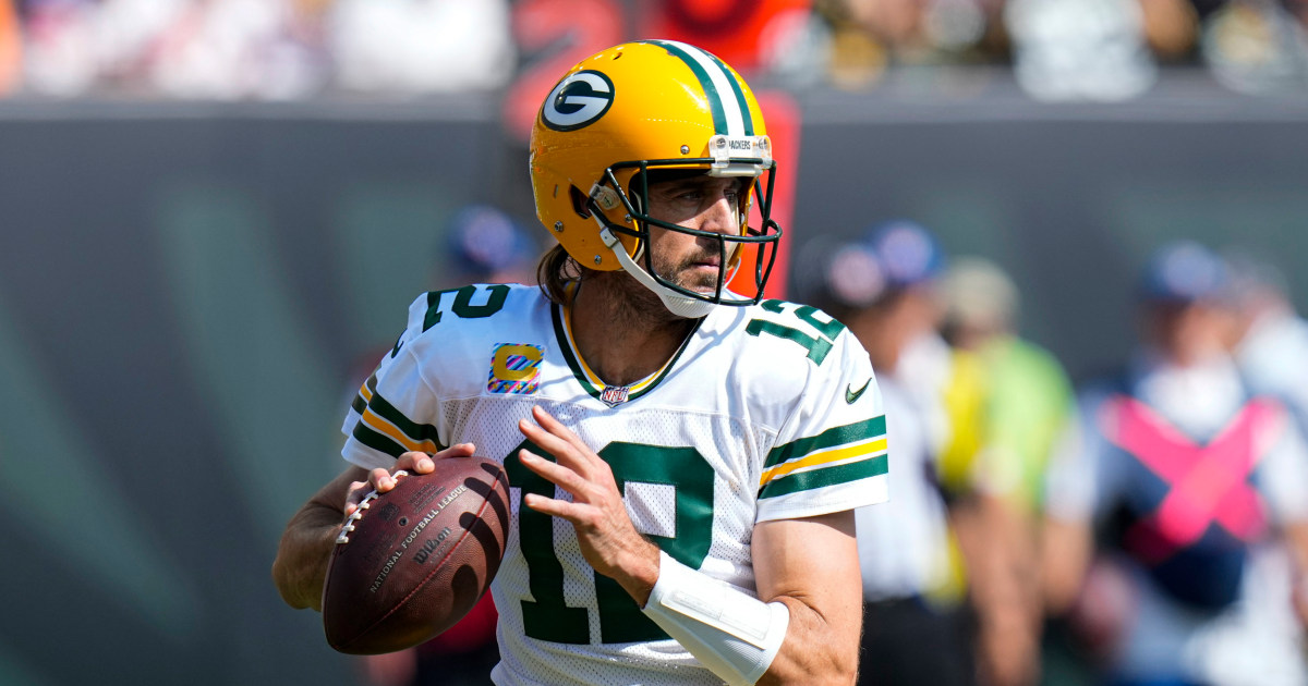 No NFL doctor told Aaron Rodgers vaccinated people can’t catch or spread Covid, league says
