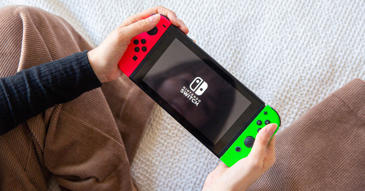 5 Best Handheld Gaming Systems According To Experts