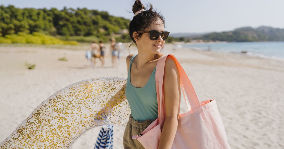Bladeren verzamelen nationale vlag haakje 15 best beach bags, totes and backpacks for 2023