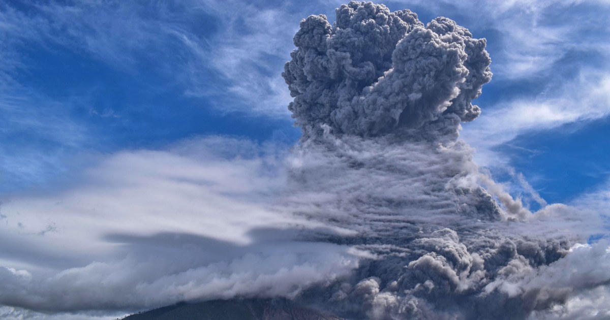 Indonesia’s Sinabung volcano ejects towering column of ash