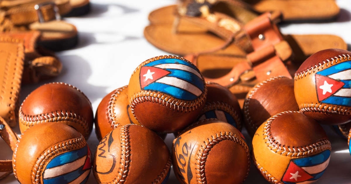 Cuban baseball players defect during tournament in Mexico - BBC News