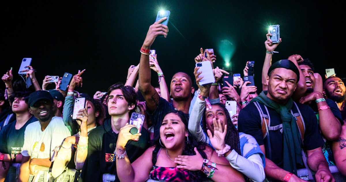 Why crowd surges like the one at Astroworld can escalate quickly