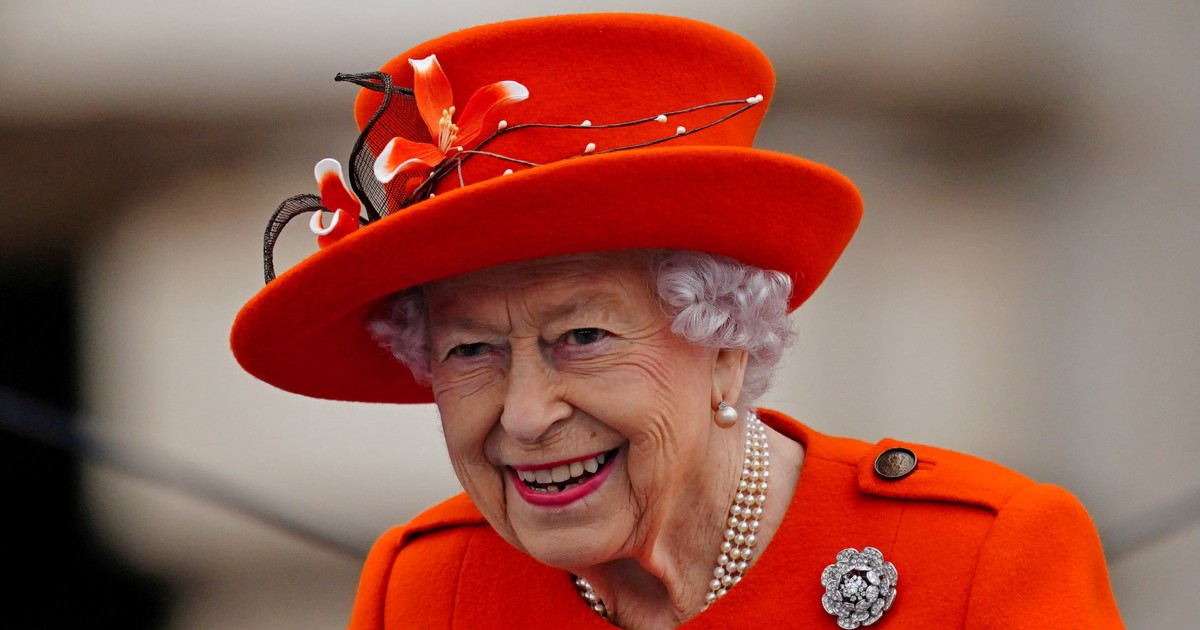 Queen Elizabeth attends christening of great-grandsons – NBC News