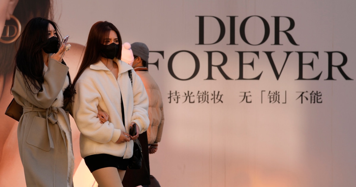 Chinese fashion photographer apologizes after backlash over Dior work