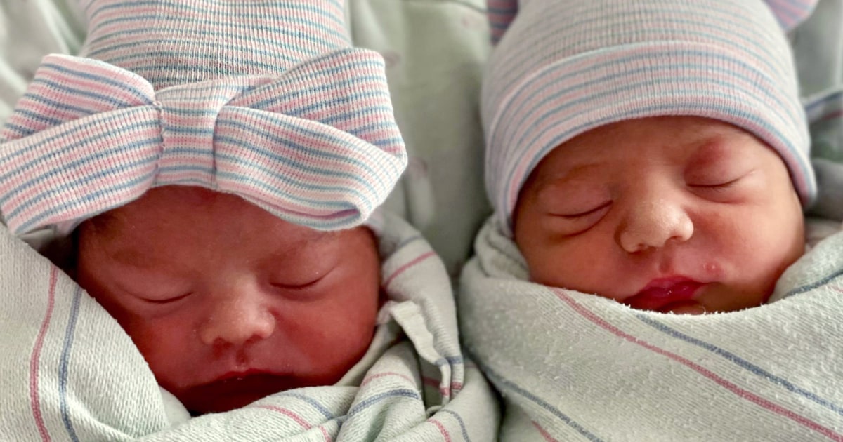 Featured image of post California twins, born 15 minutes apart, arrive in different years