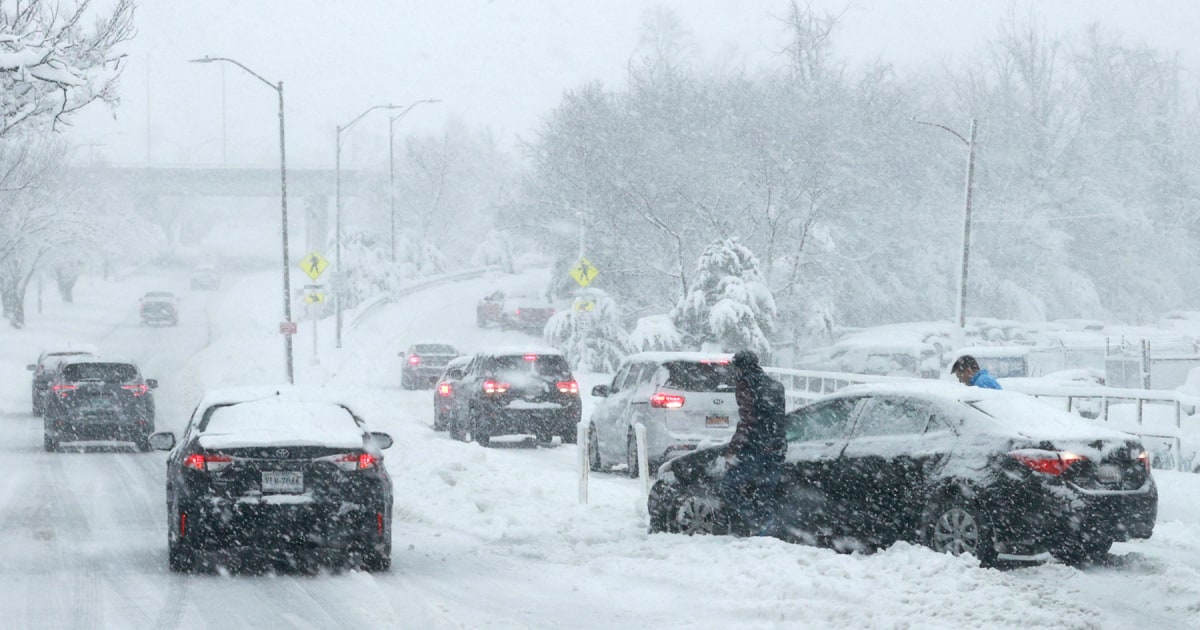 Altri conducenti sono rimasti bloccati sulla I-95 in Virginia dopo una tempesta invernale