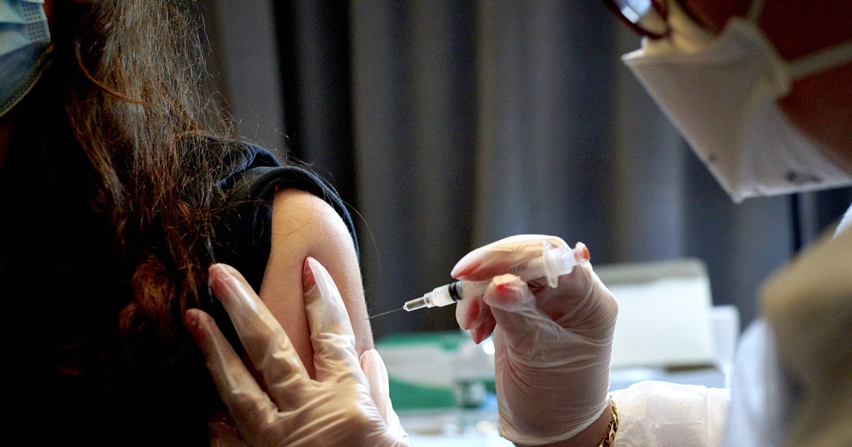 Infecciones de covid anteriores protegidas contra Delta, dice CDC, pero las vacunas son más seguras para prevenir enfermedades terribles