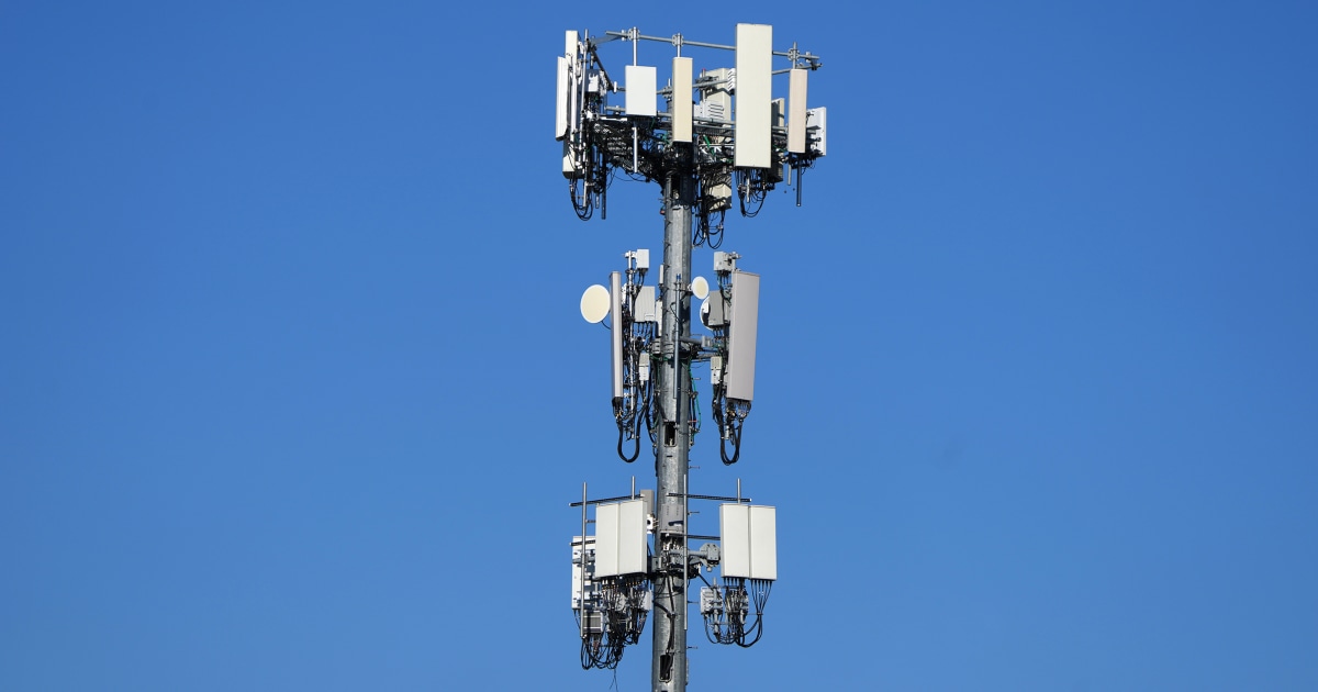 FAA Clears Verizon And AT T To Turn On More 5G Cell Towers