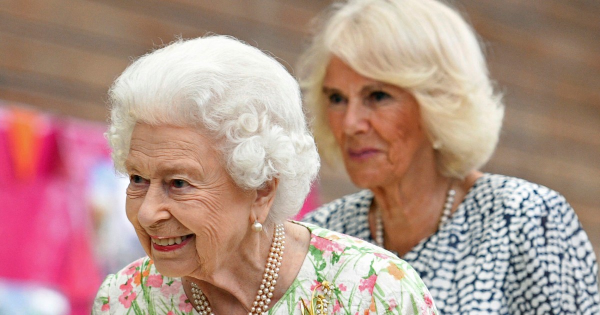 La reine Elizabeth dit que Camilla devrait être la «reine consort» lorsque Charles deviendra roi