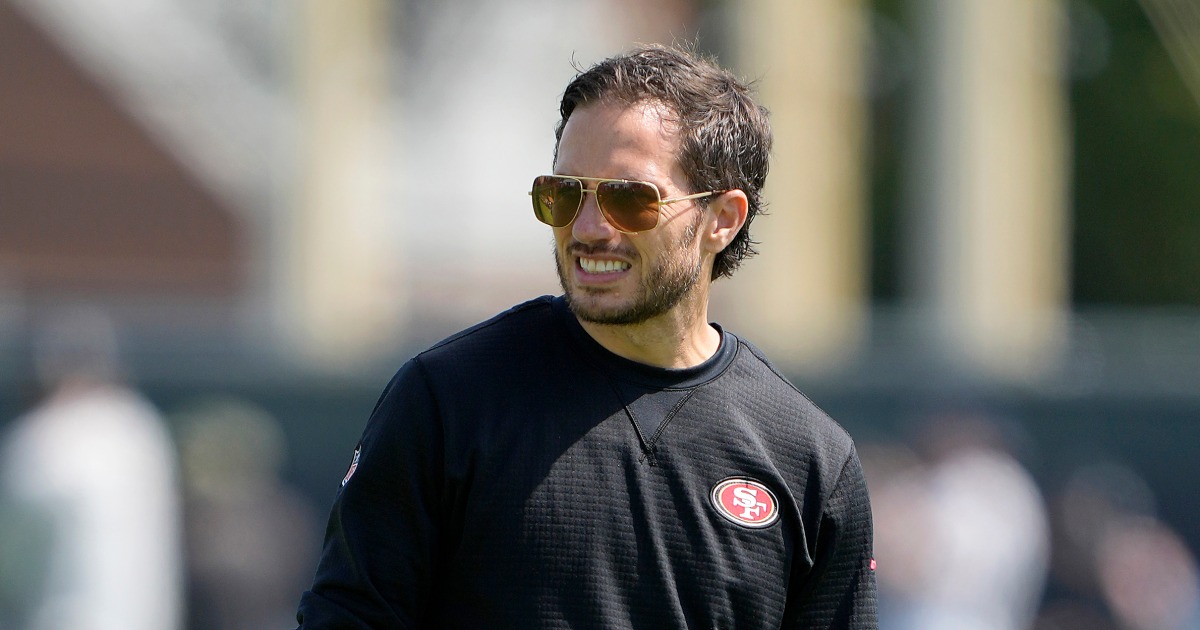 49ers: Does Kyle Shanahan have one last lesson for Mike McDaniel?