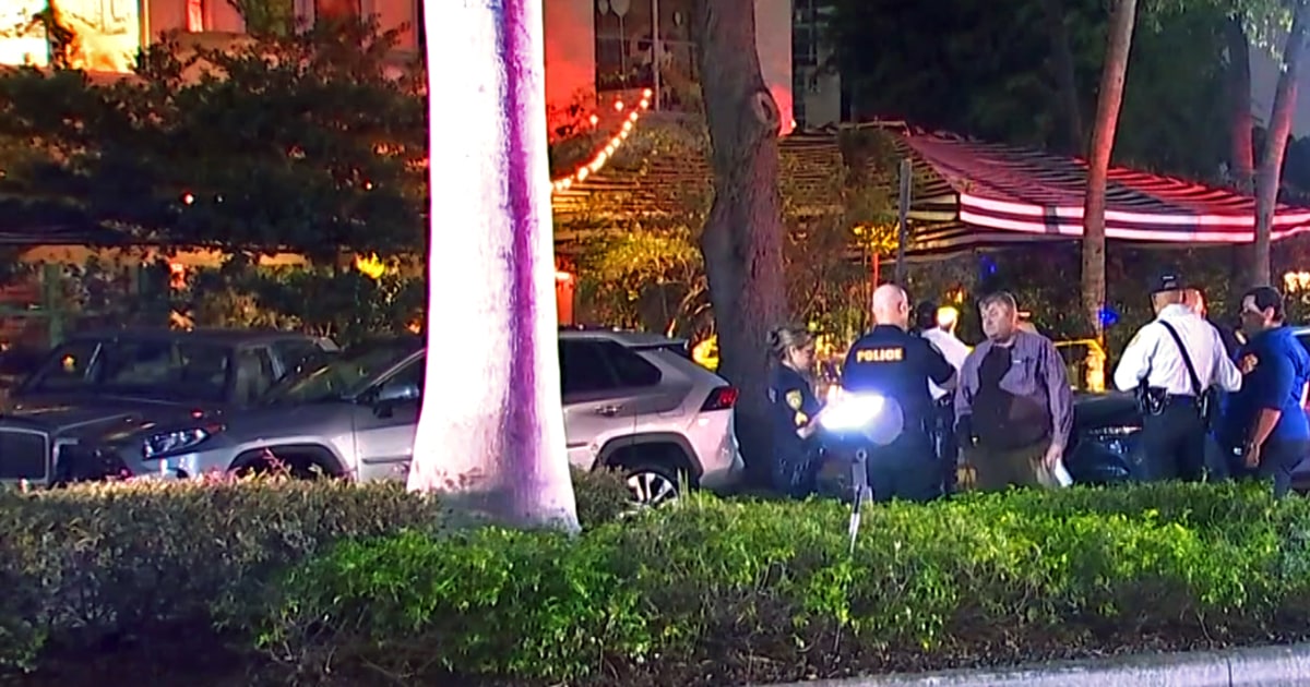 One Dead Six Injured After Car Crashes Into Outdoor Diners At Miami Beach Restaurant