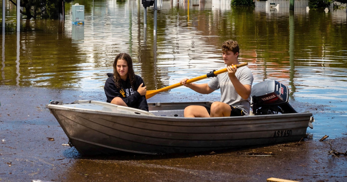 Major floods in Australia kill 8 and leave homes, businesses submerged