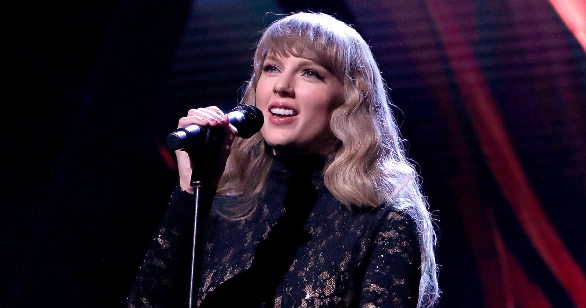 Taylor Swift untuk mendapatkan gelar kehormatan dari NYU, berbicara saat wisuda