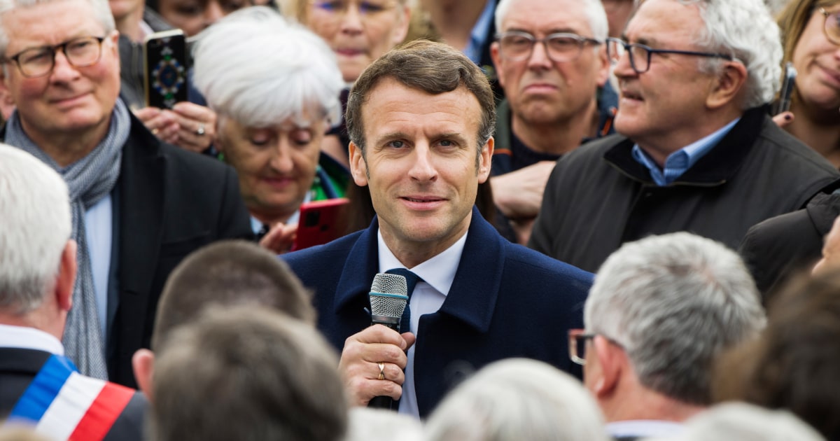 French presidential race tightens, with far-right challenger trailing Macron