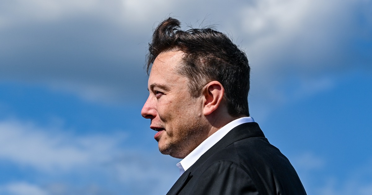 How Elon Musk rocked Twitter in 7 tumultuous days