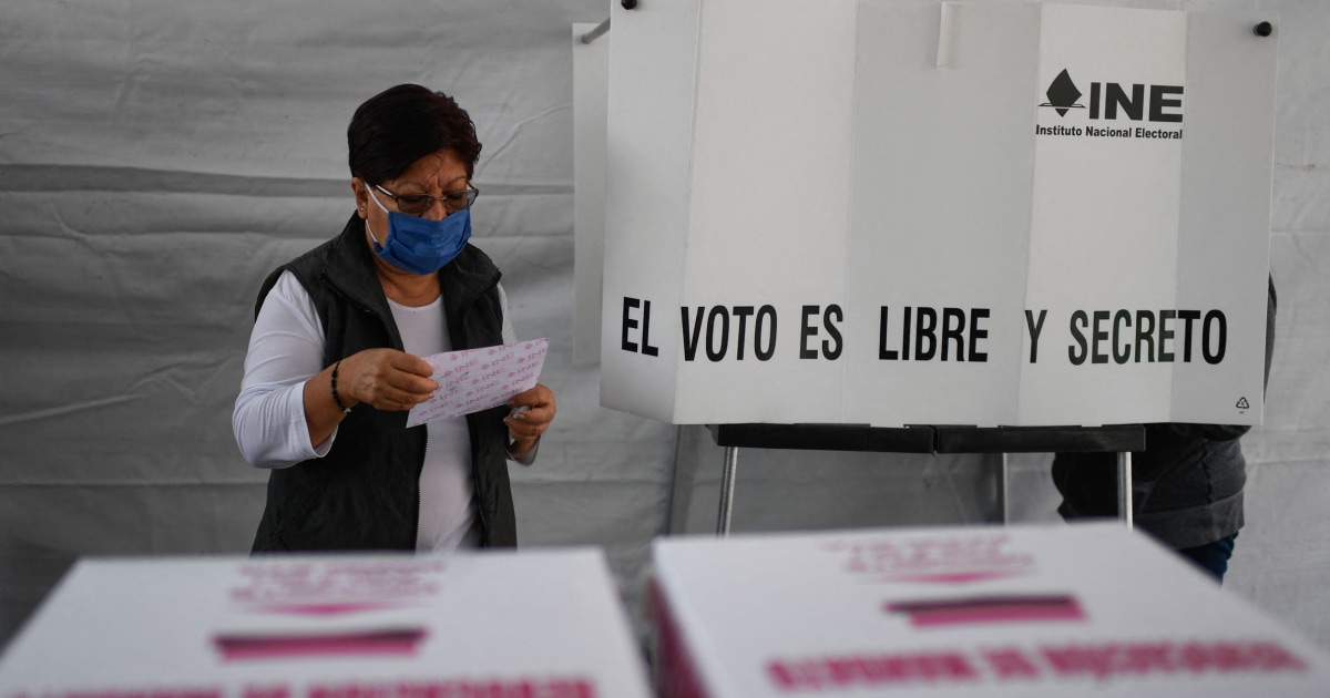 In Mexico, very few voters vote on whether the president should go or stay