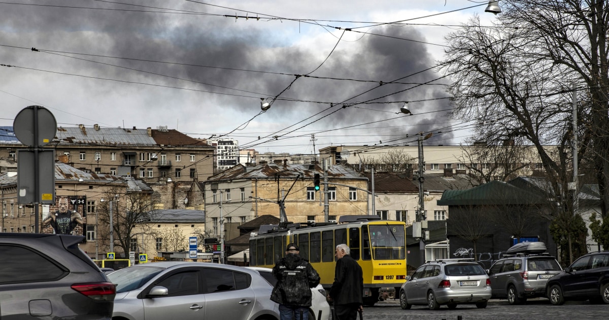 Des frappes de missiles russes frappent Lviv dans l’ouest de l’Ukraine avant l’offensive du Donbass dans l’est