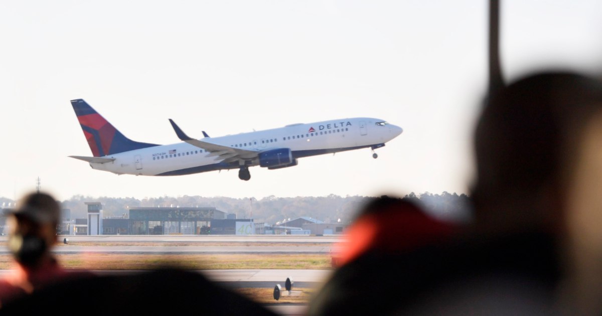 'Homophobic' first-class passenger accused of assaulting Delta flight ...