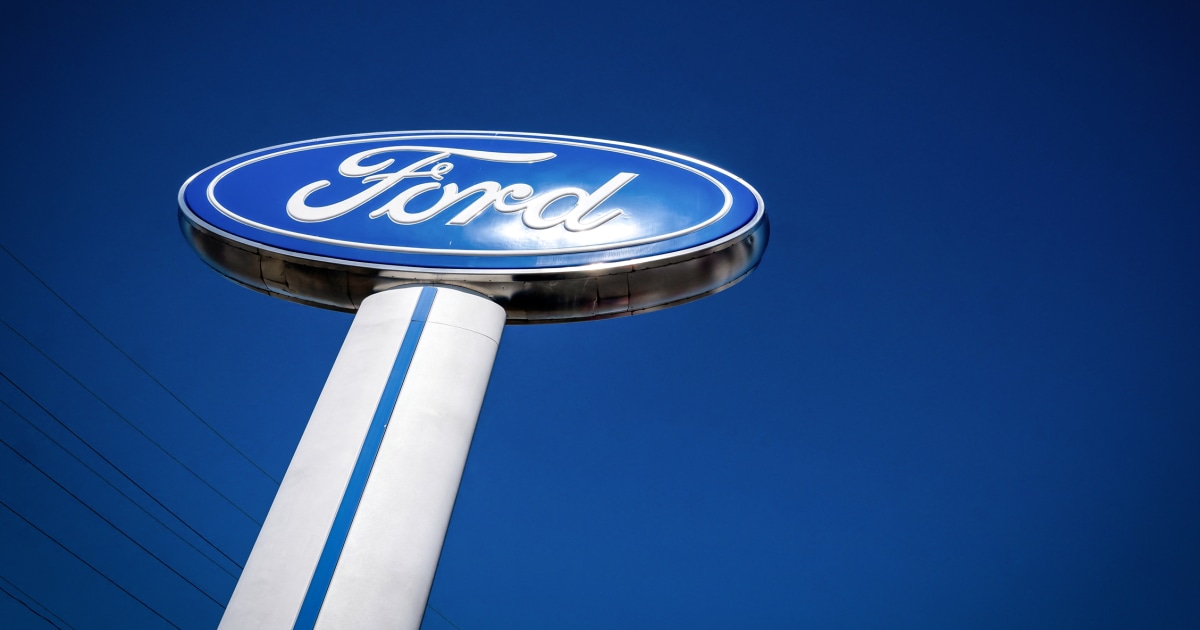 Ford está retirando del mercado 2.9 millones de autos por un problema que podría hacer que rueden mientras están estacionados