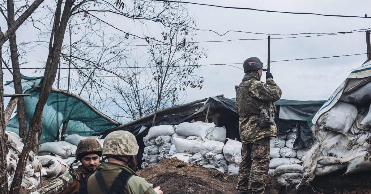 Fear for Mariupol as fighting escalates in the east