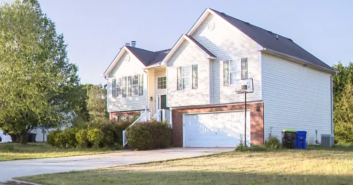 parents charged with murder after baby dies of alcohol poisoning