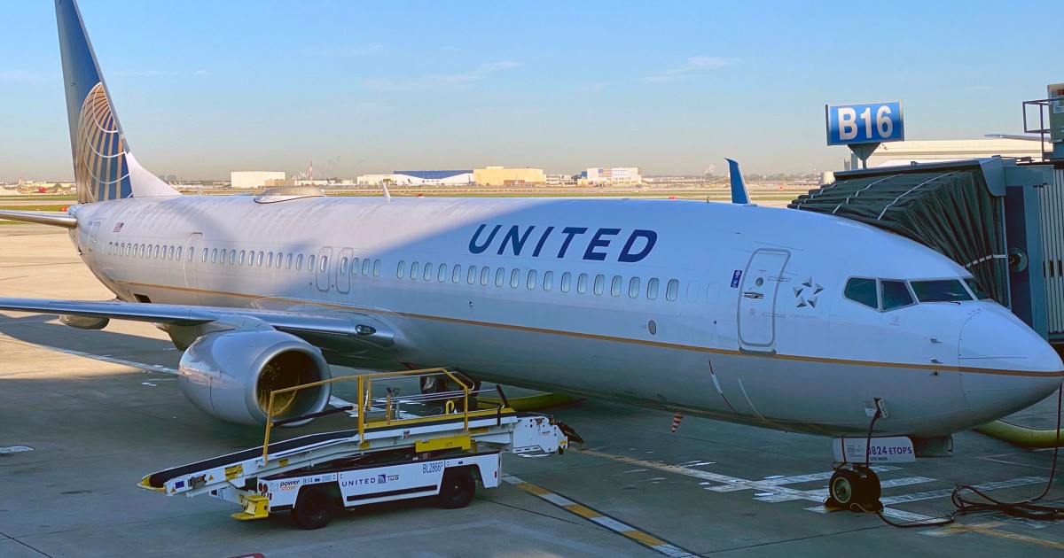 United Airlines passenger opened emergency exit of moving plane in ...