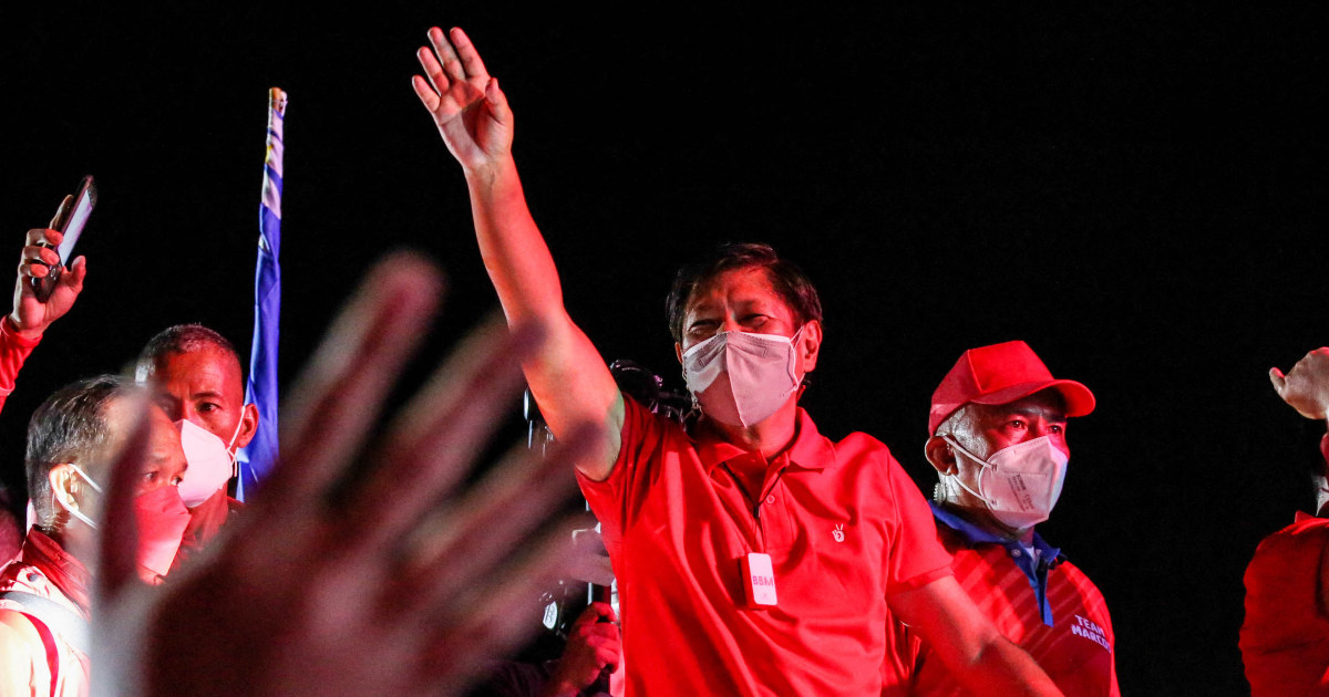 A dictator’s son is leading Philippine polls. ‘Pink warriors’ are ...