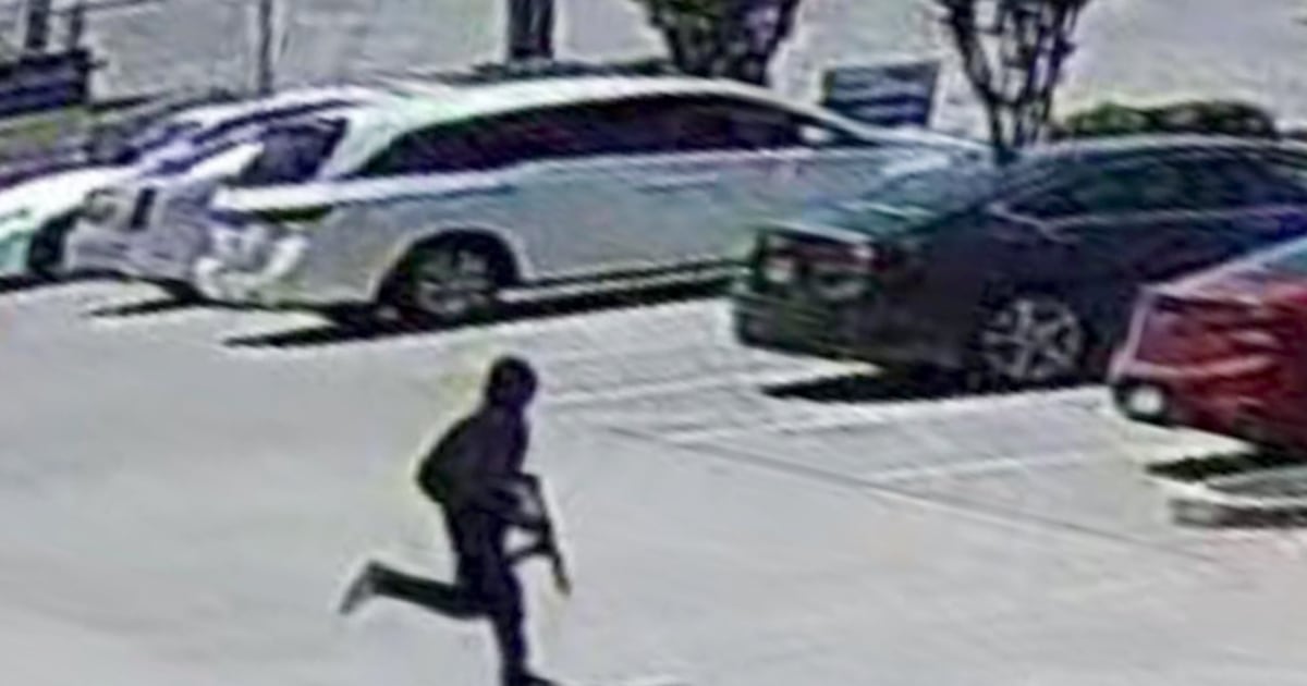 Police search for gunman who shot three Korean women at Texas hair salon