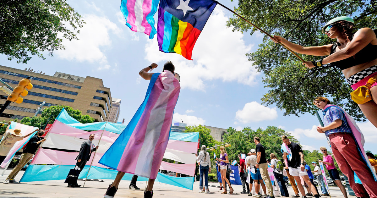 Texas resumes some investigations into parents of transgender youths