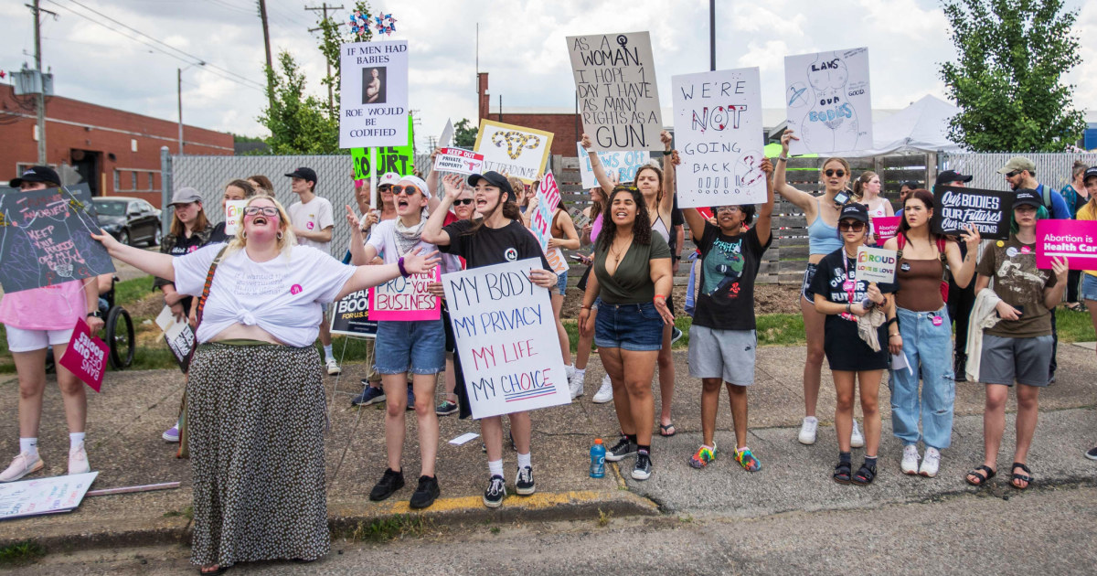 Federal judge extends ban on enforcing Kentucky’s new abortion law