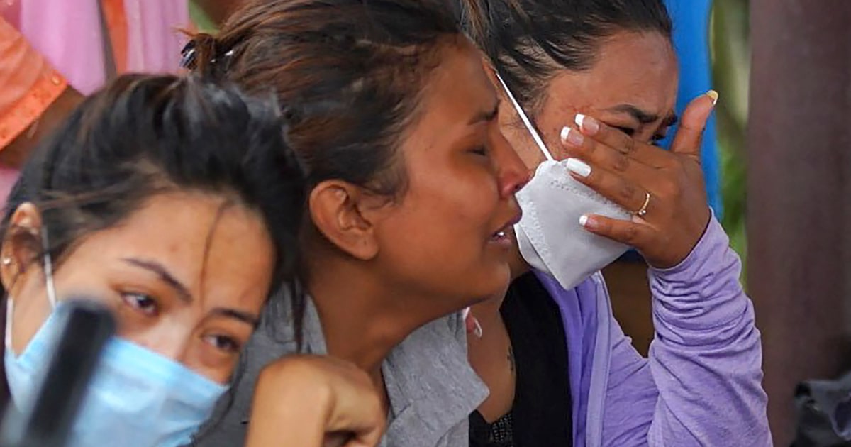 Puing-puing pesawat yang membawa 22 orang ditemukan di pegunungan Nepal