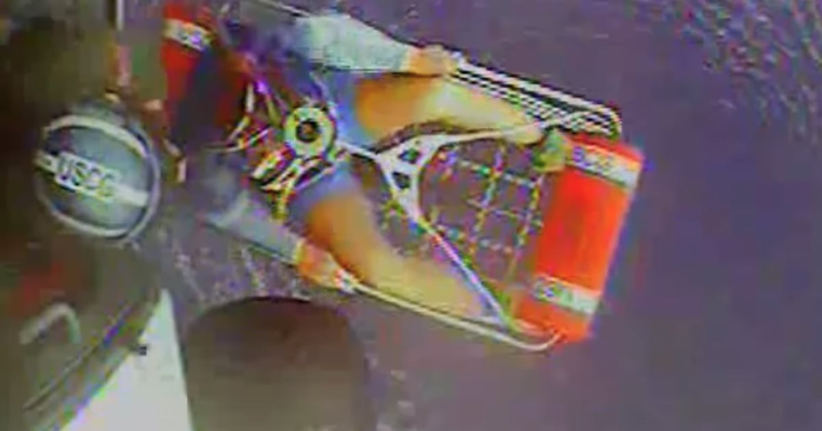 Video shows lightning strike boat carrying 7 in Florida